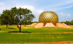 Chorten India Auroville horiz
