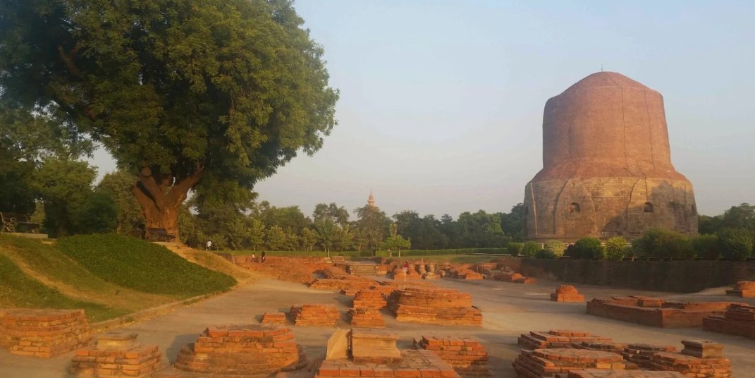 Chorten-India-Varanasi-Sarnath-910-p-md 2x1