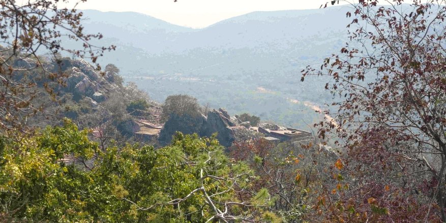 Chorten-Rajgir-Vultures-Peak-md 2x1