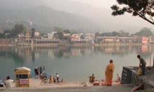 Rojo Yoga Rishikesh (1)